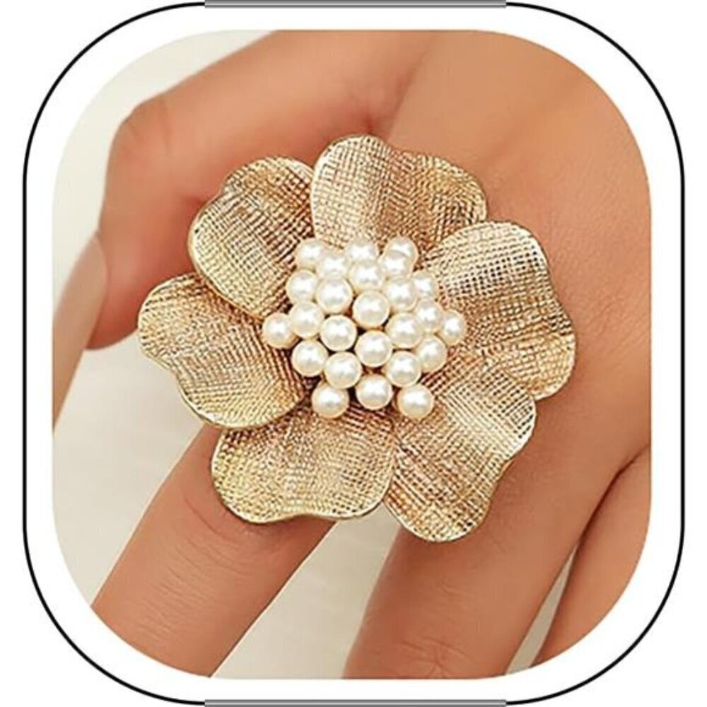 Vintage Pearl Flower Statement Ring – Bold Romantic Accessory Adjustable